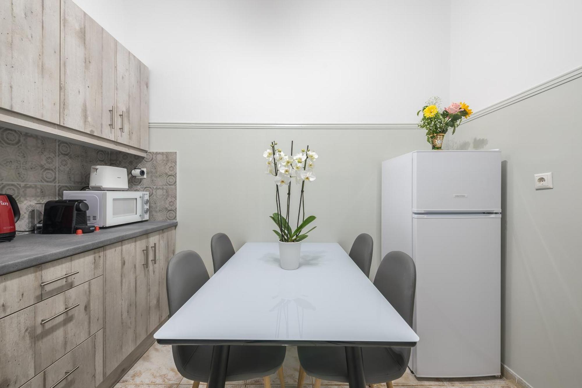 Nina,1 Minute From Metro Station Apartment Athens